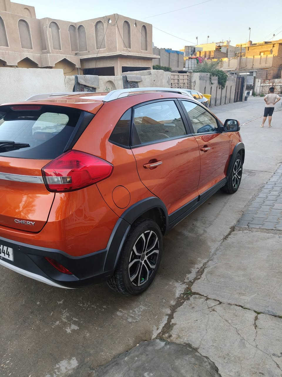 السلام عليكم.... شيري تيكو 2 للبيع موديل ٢٠١٨ رقم واسط الجديد مكفوله من كلشي لون مشمشي جديده بالباكيت ماشيه ٧٤ الف كم حقيقي كشنات جلد و الدواخل جلد و كاربون فايبر من الشركه و بيهه حساسات خلفيه اصل و كاميره بلاديه.... مكاني بالكوت و السعر ٩٠ ورقه بيه مجال قليل اوجبك بيه...... للتواصل

 *********** ابو عامر
