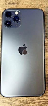 آيفون ١١ برو ماكس • ذاكره ٢٥٦ • حساب مقفول