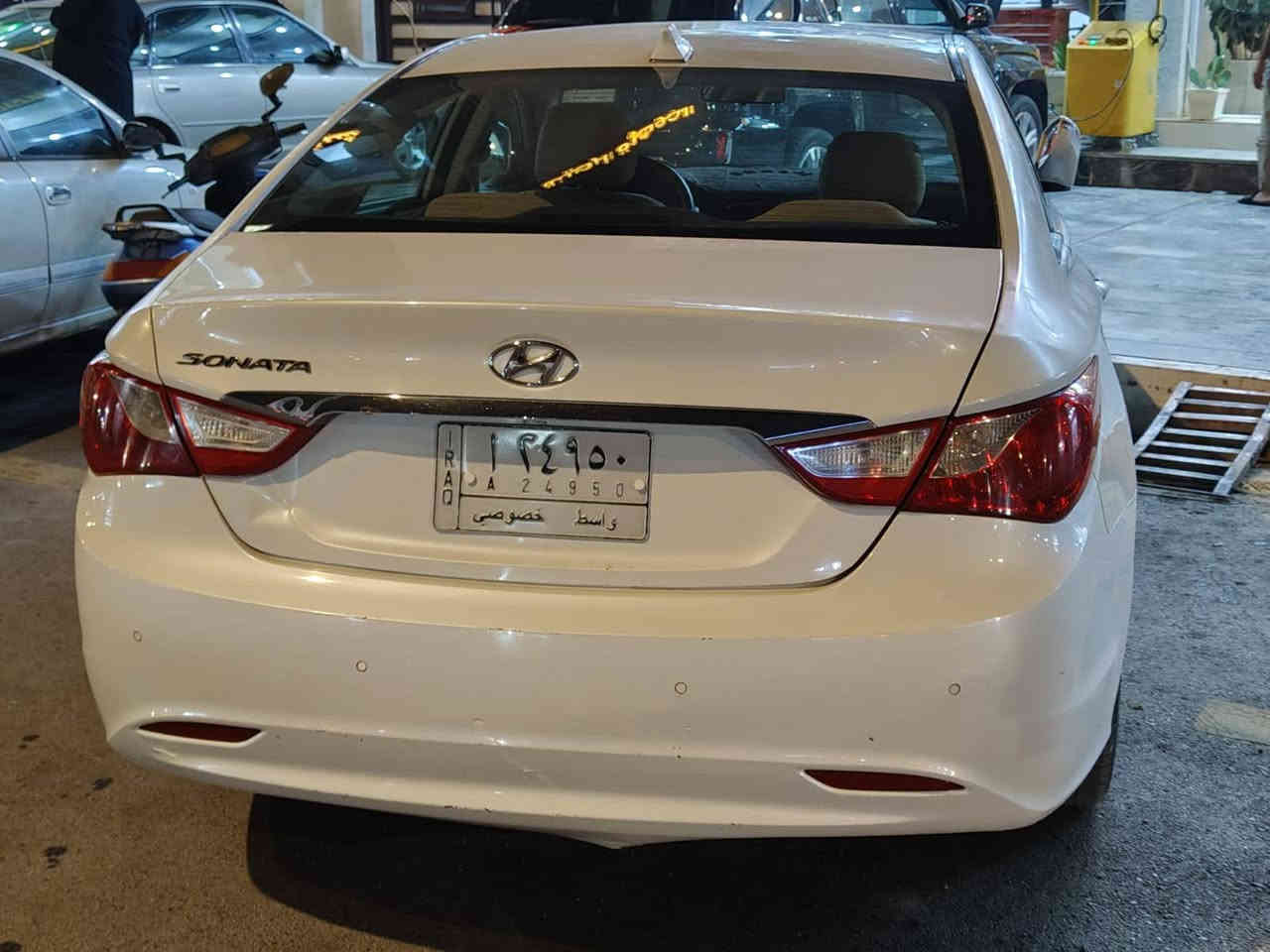 السلام عليكم
( للبيع او المراوس حسب القناعه ) 
هونداي سوناتا 
موديل 2015 
محرك 2400 دوش
لون ابيض 
- شفتات ستيرن 
- تحكم ستيرن 
- مري شفط
- كشنات كهربائي  
- اشاير بالمري 
- تبريد قطعتين 
السعر : 115 قابل للتفاوض 
العنوان : واسط الكوت 
للاستفسار اكثر اتصل بالرقم . 
***********
