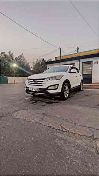 السلام عليكم سنتافي 2013 خليجي للبيع ماشيه 205 الف كيلو 
مصبوغه عام مجفيه على صفحه سايق 
مكينه ٤ سلندر 2400 دوش مفتوح 
سنويه ب اسمي  
٣ قطع تبريد 
السعر ١٠٥ وبي مجال 
للأستفسار ***********
