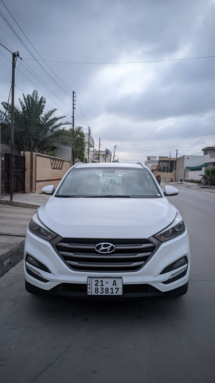 سلام عليكم 
للبيع توكسان 2016
 هزه سنويه جديد لل2031 وبطاقة بانزين
 ماشي 83 الف حقيقي
 كشن كهربائي ومثبت سرعه 
 محرك مفتوح لاصرف ولا بخار 
قطعتين صبق موضح بل سونار مع تعديل بارد بسيط اثر شخط
 سعر 165 بي مجال
سيارة جاهزه مال بيت مكان سيارة كركوك للتواصل ***********
