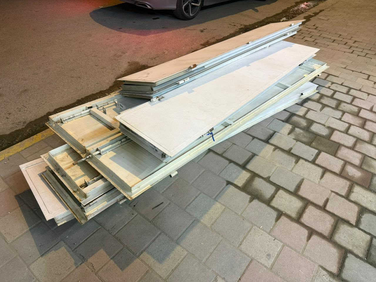 ابواب دفتريه حديد للبيع سعر خاص ***********
