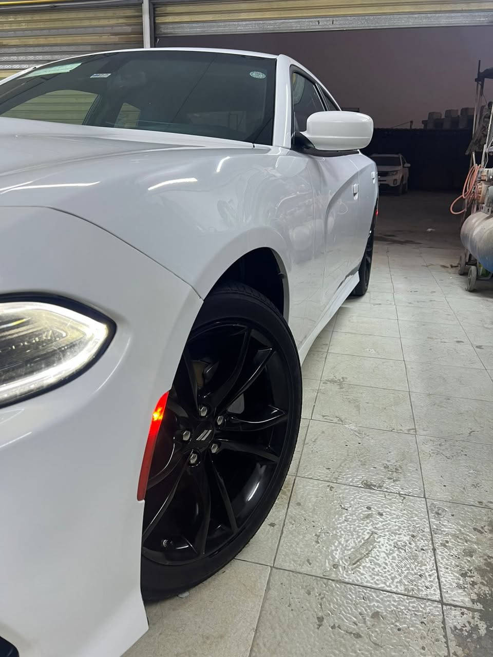 السلام عليكم جارجر موديل ٢٠٢٢ حادث بس بنيد والباقي كفاله ماشيه ٥٨  محدثه بنيد ودعاميات جيتي رقم أربيل السياره احله من الصور مكاني بابل *********** سياره جاهزه ما بيه اي نقص
