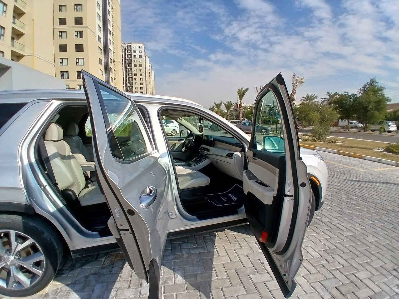 بلاسايد موديل ٢٠٢١ فول موصفات  بصمة جلد كرسي كهرباء   وتدفع تشغيل عن بعد رادار امامي وخلفي بردات خلفيه الدشبول موطعم بلصاج باب كهرباء وبعد بيها مواصفات  مكان السيارة بغداد  بدون حدث ولاضبغ تقريرميا امطار  وبها بارد بالجامغ الأيمن الخلفي سعر(٢٤٥$) ستفسار تصل ***********
