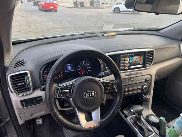 كيا سبورتج 2020 وارد امريكي حادث جاملغ وباب خلفي بجم بلادي مكينة 2.4 ماشية 40 كير ومحرك مكفول شاشة كاميرا خلفية كشنات مخمل سعرها 180 وبيها مجال مكاني بغداد الامين الثانية ***********
بيع فقط بدون مراوس
