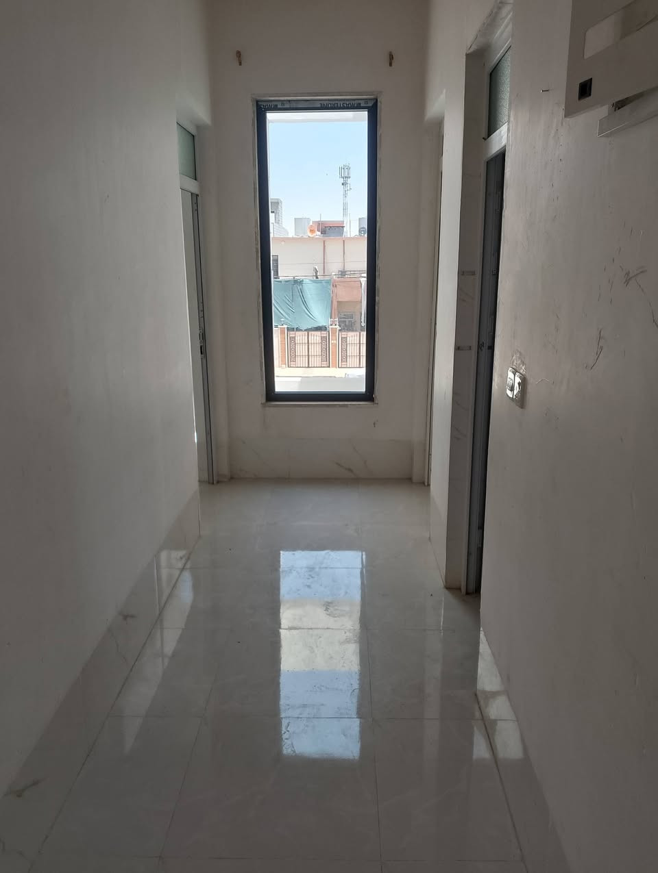 السلام عليكم شقه لليجار طابق ثاني في السماح الثانيه غرفتين هول صحيات مطبخ وستقبال بناء 🏢 حديث فول فول على الشارع العام موقع مميزه التواصل مع مكتب صفوان السنجاري شقق الخظراء او على الارقام التالى ***********اسيا ***********
