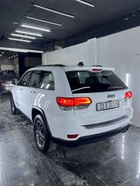 جراند شيروكي • ٢٠١٧ • كلين تايتل