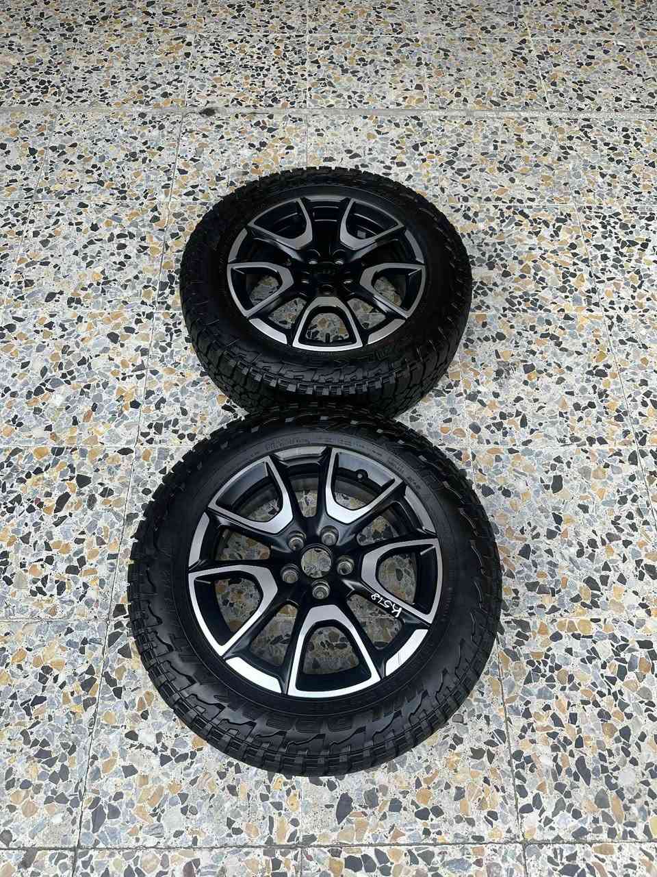 السلام عليكممن رخصه الادمن المحترم // زووج ويل كب مال جيب كومباس ترايل هووك شكل الجديد 2024 لل 2025 حصرا زيرو بالجيس مال كصه 2024  حجم 17 البلادي وشرط الفحص والبلنص بدون عواج ولحيم او تعديل  , بغداد واتس اب ***********
