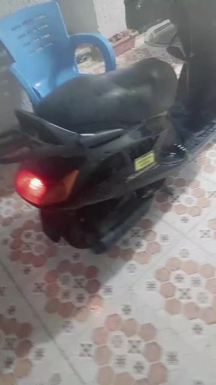 كفرات سبيسي ياباني للبيع لون اسود كدامك بس الكفر الأمامي بي كسر قليل بس فطر مبين مكاني كوت خاجيه


**إذا كنت صاحب هذا الإعلان وتريد حذفه لأي سبب، رجاءا أرسل رسالة إلى الدعم الفني**