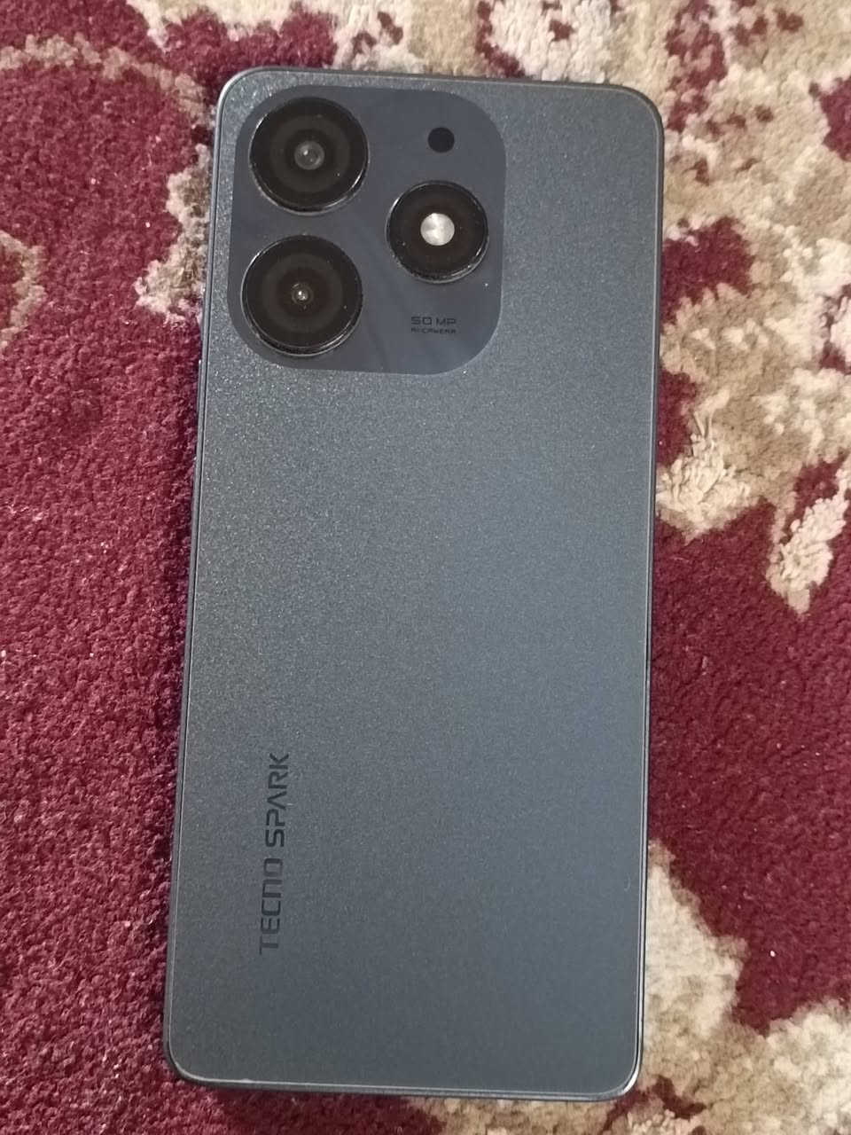 السلام عليكم جهاز للبيع  تكنو سبارك 10 برو الجهاز نضيف ومامستخدم هواي ذاكرته 256 وال عشوائيه8 والشاشه تدعم 90 هيرتز وبصمه جانبيه وبصمه وجه مكاني بغداد الدوره والسعر خاص رقمي ***********
