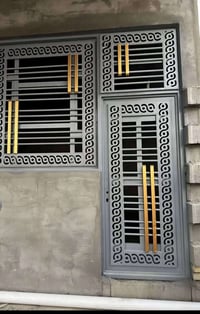 على بركه الله تنضيف وصبغ الشبابيك باسعار مناسبه  07849733054