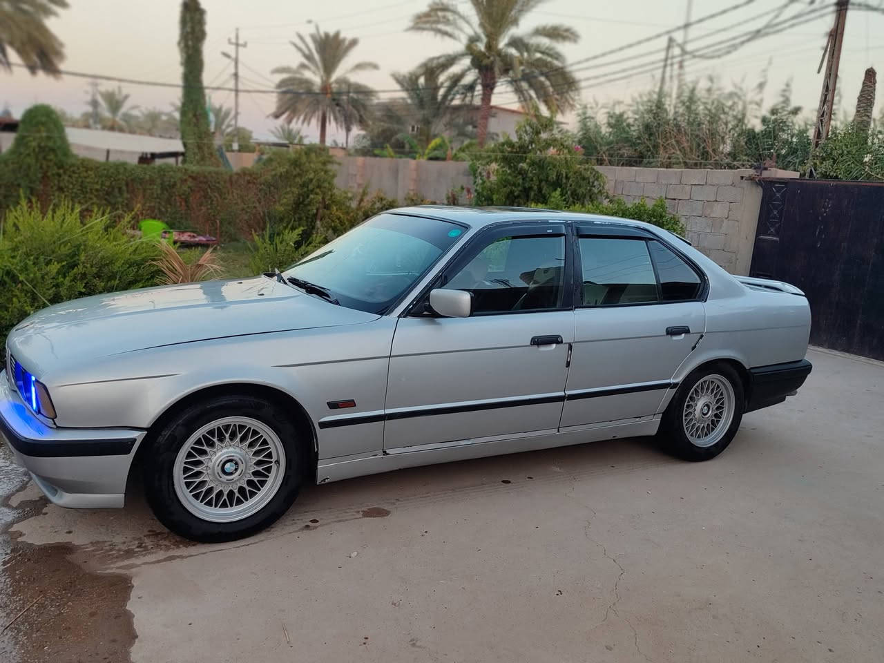BMW 1994
كير ومحرك مكفول 6 سلندر مسكر تك فانوس  خير من الله ترايك وين متريد
تبريد ثلج
سياره متعوب عليها جاهزه من كلشي
جامات كهرباء كله شغال سنتر لك
كير اوتوماتيك
السياره صارف عليها وكله بلادي او وكاله متصرف عليها فلس ومكفوله من كلشي
سنويه باسمي تحويل ثاني يوم رقمها اربيل
السعر 70 وبيها مجال
ما متواجد فيس
***********
واتس او اتصال
مكانها الصويره او بغداد
