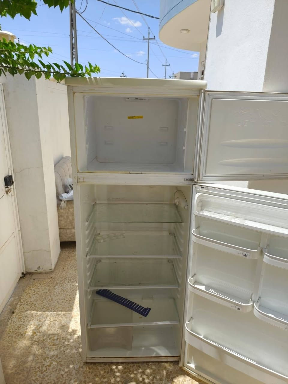 ثلاجة للبيع 

سعر 150 الف 

الي يريد يراسل خاص و شكرا 🌷

المكان: واسطي قريب من الشقق الغاز


**إذا كنت صاحب هذا الإعلان وتريد حذفه لأي سبب، رجاءا أرسل رسالة إلى الدعم الفني**