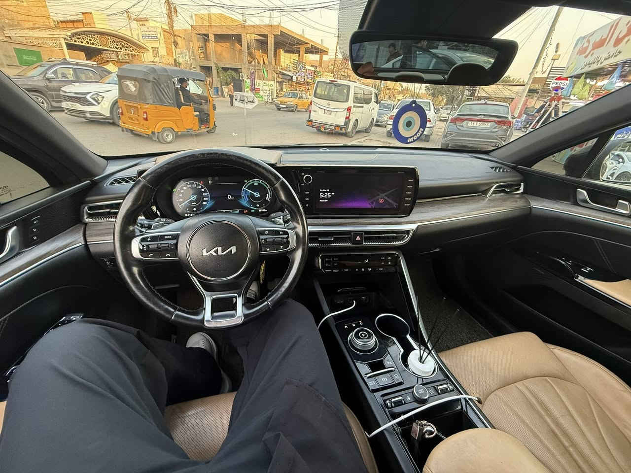 كي فايف k5 هايبرد موديل 2022 VIP وارد كوري مكينه 2000 دوش  كير اي تي  كفاله كير او مكينه ماشيه 57 الف كيلو داخل بدون حادث بس بل عراق صار بيها صبغ بجم اوبارد جاملغ خلفي تخم تاير اصلي جديد قبل اسبوع شديته السياره كامله حته امبولشه السياره مواصفات خاصه 5 كامرات تمشي بل ريمون كير ماوس كشنات خلفي امامي تدفها تبريد استيرين هم هيتر اناره كزاز ابلادي متغير صاج دشبول او بيبان بردات ابلادي داته شو بانزين عادي تسحك اهواي مواصفات بعد 
رقم الهاتف ***********
السعر 165 وبيها مجال
