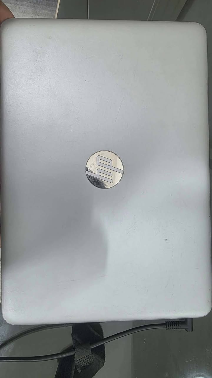 السلام عليكم 
حاسبة نوع لابتوب Hp نضيفة جدا 
مواصفات الحاسبة 
معالج Ci5 جيل 6 سرعة 2.30GH
كارت شاشة مدمج 
رامات 8GB
تخزين 256
نضام التشغيل ويندوز  10  64bit
كامله الملحقات الشاحن مع حقيبه .
مناسبه جدا للدراسه وللبحوث الجامعية
السعر ٢٢٥
لعنوان حي الجمعيات


**إذا كنت صاحب هذا الإعلان وتريد حذفه لأي سبب، رجاءا أرسل رسالة إلى الدعم الفني**