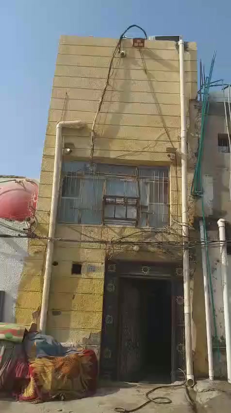 السلام عليك بيت للبيع مساحته 67 متر بلولايه بشارع سيد شبيب يحتوي على مخزن او محلات انت بكيفك او بيت للسكن السعر 65 او بي مجال للطيبين رحم الله والديكم الميعجبه لايعلق يكلب المنشور والرزق على الله اني مكلف بلنشر مامتواجد بل فيس  للاستفسار ***********2
***********
