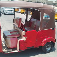 تكتك البيع سنويه حمره ٢٠٠٢٢ ب ٨ وبيه مجال مدينت الصدر الرقم ٠٧٧٧٥٦٥٧٤٥...