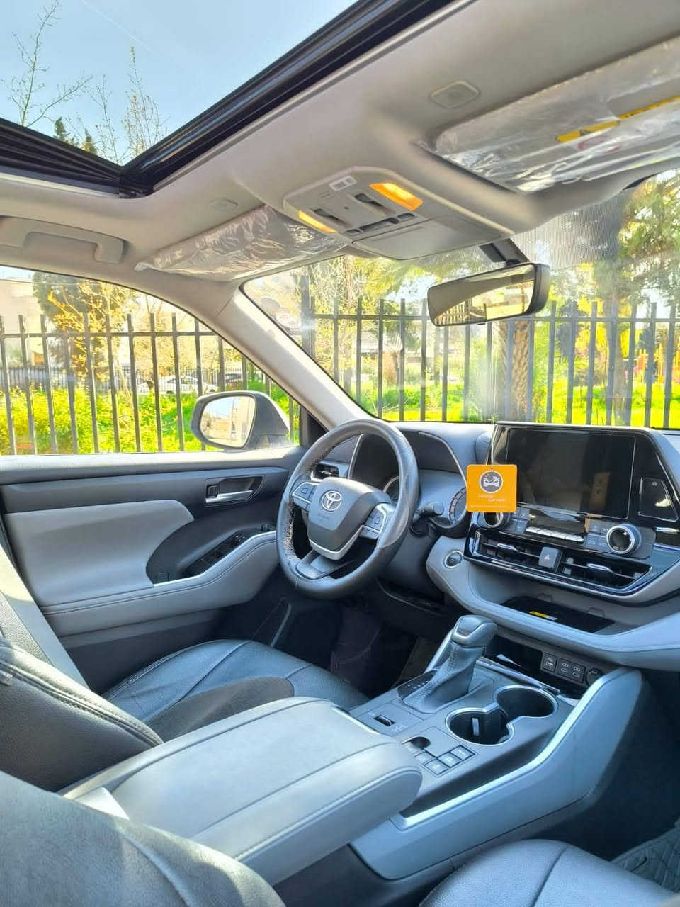 تەنها فرۆشتن بە نقد 
Toyota Hylender 

هایلیندەر 
شەریکەی جیهان 
مـــۆدێل / ٢٠٢٣
مواسفات /  شاشە,کامیر  ، حەساس, 4×4 , سێ رێز کوشن، کوشن جلد 
مەکینە/v.4 چوار پستۆن 
 هایبرید hybrid 
 بێ ئێڕباگ ، بێ ناوگرتن 
بێ سبوغ 
٦٩ هەزار  کم چووە
ژمارە و سەنەوی نوێیە 

نرخ ‌330وەرەقە

ناونیشان هەولێر
 پەیوەندی واتساپ  ***********
ـــــــــــــــــــــــــــــــــ
للبیع فقط 
Toyota Hylender 
شريكة جيهان 
مــــــــودی / 2023 
مواصفات/ كاميرة ، حساس ، دبل اكسل ، سبعة الراكب ، كشن جلد 
محرك / v.4 اربع سلندر
هايبرد  hybrid 
بدون ایرباك ، بدون دواخل
بدون صبغ 
69 ألف كم ماشي 
سنوية و رقم جديد 
 
سعر : 330 ورق

عنوان اربیل ، للاستفسار 
*********** أربيل, العراق
