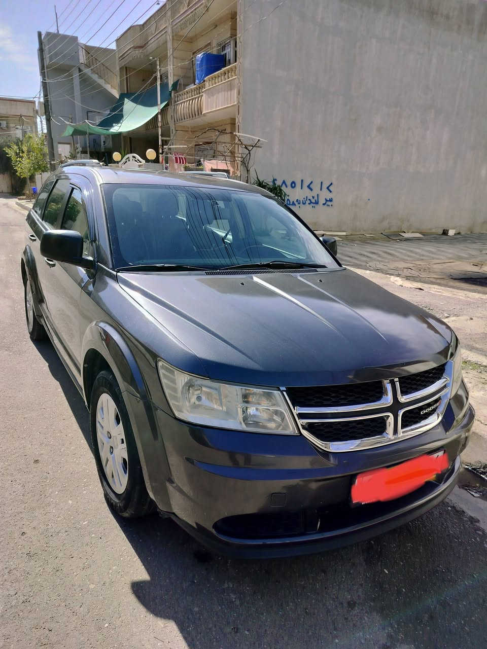 دوج جورني 2016 محرك 2400 اربعه سلندر رقم دهوك ماشيه 80 الف كيلو متر  لون نفطي 7 راكب قماش ومغلف جلد مع الارضيه تبديل 2 قطعه بوند. جاملغ الايمن تشغيل عن بعد تحكم ستيرن ومثبت سرعه بصمة ابواب شاشه صغيره تبريد 3 قطعه السعر 138 وبيها مجال بسيط  للاسستفسار *********** وصور الحادث مرفقه
