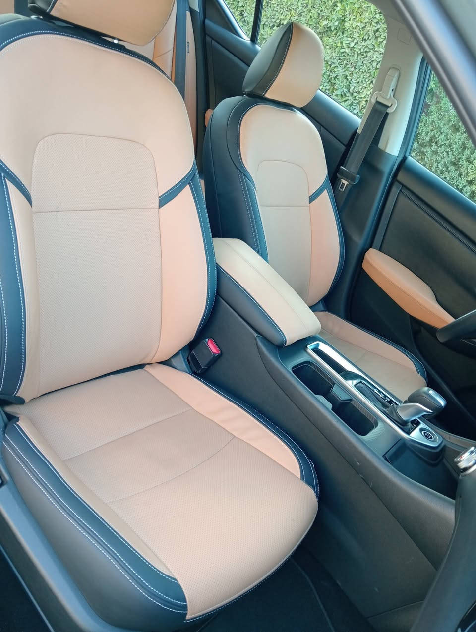 السلام عليكم 
نيسان سنتر 
اللون امسمنتي
موديل 2024
مواصفات SV
ماشيه 38000
داخل قرميد
شاشة دجتل
محرك 2000
للاستفسار الاتصال على رقم ***********
