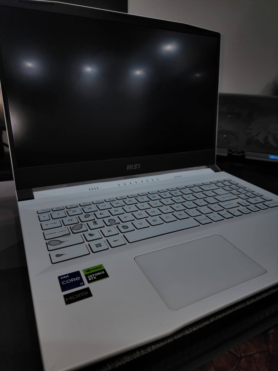 MSI SWORD 15 لابتوب مستعمل
المواصفات :
​المعالج: Core i7-12650H (جيل 12 قوي جداً)
​كارت الشاشة: RTX 3060 (يشغل أقوى الألعاب والمحاكيات بسلاسة)
​الذاكرة (RAM): 16GB
​الهارد: 1 TB NVMe SSD (سريع جداً  البيانات)
​حالة الجهاز ​نظيف جداً
​الاستخدام نظيف ومحافظ عليه.
​السعر: [750,000] دينار (قابل للتفاوض)
للتواصل والاستفسار، يرجى مراسلتي على الخاص
لا يوجد توصيل محافظات (في البصرة فقط)


**إذا كنت صاحب هذا الإعلان وتريد حذفه لأي سبب، رجاءا أرسل رسالة إلى الدعم الفني**
