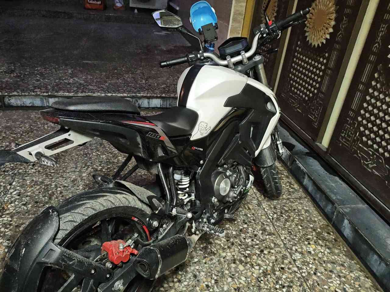 Benelli 180s
ماشية 30 الف 
دراجة نظيفة جداً مداريهة كلش
دهن وكالة موتوريكس
بانزين كلة محسن
***********
***********
متوفر واتس
