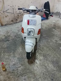 بوليس البيع الدراجه نضيفه وكلشي ما بيهة شوفتك عينكم بس عوزه ترتيب شوي ...