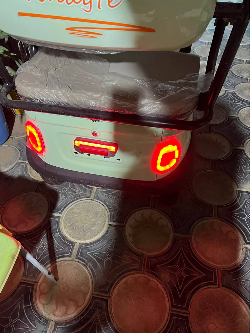 تكتك شحن جديد غير مستخدم زيرو 0 كيلو متر اشتريتها جبتها نقل للبيت حتى ما سقتها بعدها 0 كيلو متر رايدها بمليون و200 وبيها مجال بغداد, العراق


**إذا كنت صاحب هذا الإعلان وتريد حذفه لأي سبب، رجاءا أرسل رسالة إلى الدعم الفني**