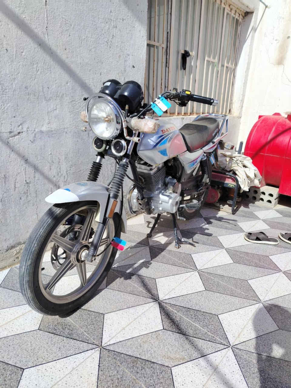 دايون عظم كفاله من الفتح والتبديل دراجه ٢١ كفاله ومامتعوبه كله بلادي اوراق اصولي رايده بمليون ناصريه مركز ***********
