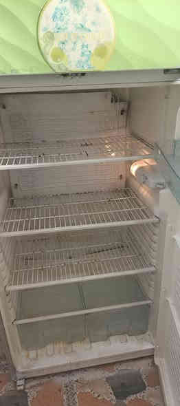 ثلاجه بلازما حجم كبير للبيع شرط النظافه والشغل مكانه حله ثوره هذا رقم تلفوني لا حد يجي خاص سعر 175 وبيها مجال***********
