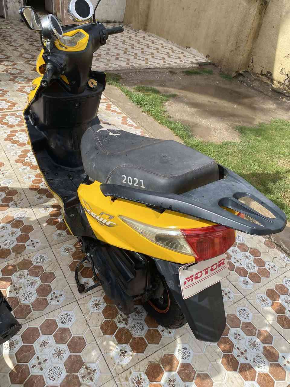 دراجه بوكسر + سكنس جبلي ثينهن جدد وما مفتوحات والبوكسر رقمها كامل ما بيهن ااي نقص  ابيعهن ثنينهن مليون 200 . ***********
