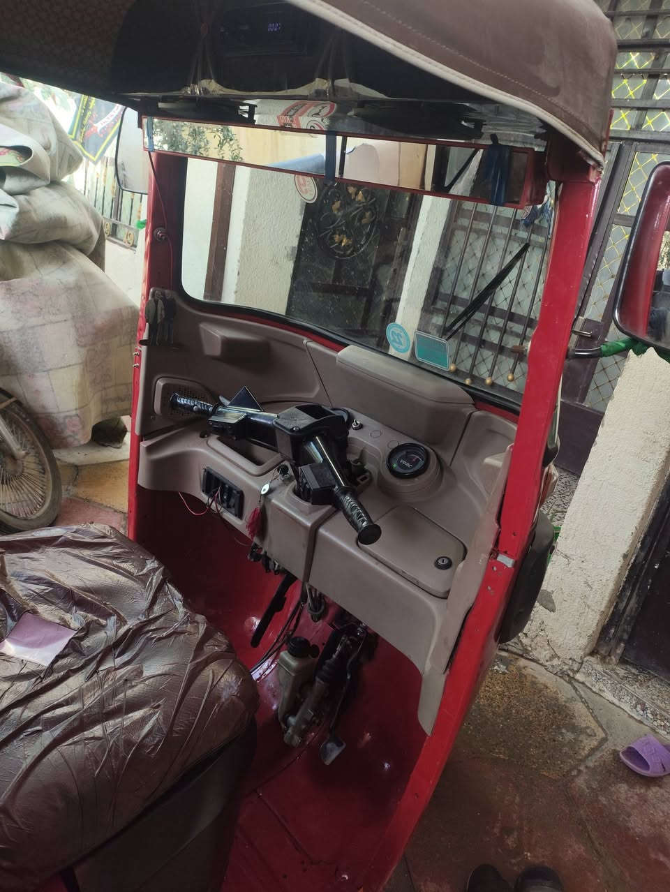 تكتك للبيع✨
موديل ٢١ نضيفه الصور كدامك مصبوغه صبغ عام جماليه ✨❤ مابيه اي نقص گبل للشارع تكتك بيه سنويه ولوحاته ماجايبهن.. السعر 6500 
الرقم. ***********
