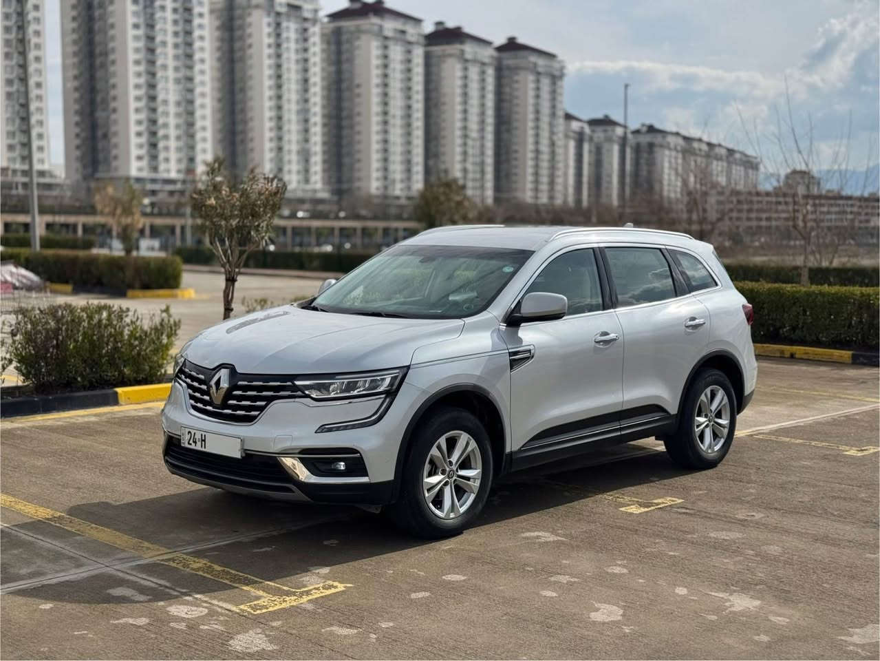 كوردی / عربی 
‎بسم الله الرحمن الرحيم
Renault colios 2022 
ڕینۆ کۆلیۆس مۆدێل ٢٠٢٢ سفری شەریکەی موهەنەد
کلین تایتڵ بێ بۆیاخ بێ سارد بێ تەرزە بێ کرانەوە
مەکینە ٤ پستۆن ٢.٥ مەرغوب بەشەرتی هەمووشتێ
گێڕ و مەکینەی بیلاد ئاڵتیمایە و زۆر کەممەسرەفە
ڕەقەم دهۆک و سەنەویو هەرزەو بەڕاد تازەیە
کامل سێرڤس کراوە ڕۆن و هایدرۆلیک و فلتەرەکان
دوو سویچی شەریکەی لەگەڵە 

نرخ💵 (( 178 )) 💵وەرەقە و معامەلە 

مواسەفات: 
شاشە گەورە و گێچ ئەلکترۆنی وحاسە و کامێرە 
 سوکان ڤۆلیۆم و دیاری کردنی خێرایی
ناوزەرد و تەبرید ٢ زۆن و تەبرید مەرکەزی 
لایتی پێشو دوا لید و پلاجکتۆر و گڵۆپی تەم 
زۆر مواسەفاتی تر…

گێڕ و مەکینە و تەبرید و تەحویل و غەرامە هەمووی بەشەرت ✅

📍شوێن : سلێمانی 

***********☎️
ڤایبەر و واتصئاپی لەسەرە
0️⃣7️⃣7️⃣0️⃣2️⃣2️⃣5️⃣2️⃣5️⃣2️⃣4️⃣
——————————————————
رينو كوليوس موديل ٢٠٢٢ وكالة شركة مهند
كلين تايتل بدون صبغ و بارد و حالوب بشرط
محرك ٤ سلندر ٢.٥ مرغوب بشرط كل شي 
گير و محرك نفس مال نيسان ألتيما بلاد
رقم دهوك و سنوي و رقم و هزة و براد جديد
سوينا كامل سيرفس زيت محرك و هايدروليك
٢ سویج شرکە موجود

سعر : 💵(( 178 )) 💵ورقة و بيها مجال 

مواصفات:
شاشة كبير و گيج إلكتروني و حساس و كاميرا 
ستيرن فوليوم و تحديد سرعة و طول قمارة
داخل اصفر و تبريد ٢ زون و تبريد مركزي 
لايت امامي و خلفي كامل LEDو بروجكتر 
بعد هواي مواصفات…

گير و محرك و تبريد و تحويل و غرامة بشرط ✅

📍عنوان: سليمانية 

***********☎️
فايبر و واتساب موجود السليمانية, العراق
