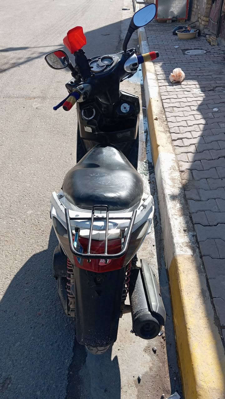 سكنس فحل دراجة نظيفة مرتبة بية شغلات بسيطة يحتاج ترتيب سعر /450/ او مراوس بدراجة يراني حسب القناعة
العنوان بغداد الحسينية قرب سوك الكبير 
رقم الهاتف /***********/ متواجد مازنجر واتساب
