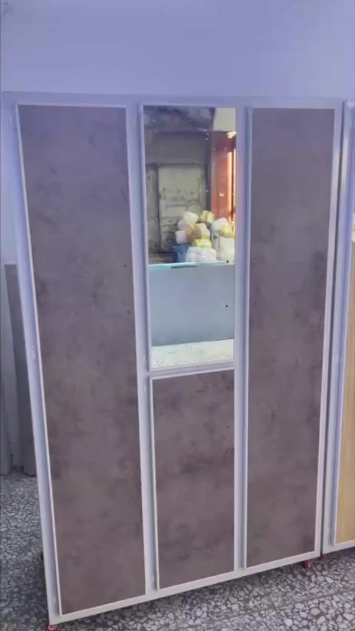 كنتور حديد مغلون معدن

 
الارتفاع ١٩٠ سم 
عرض ١٢٠ سم 
عمق ٥٠ سم.

متوفر توصيل لجميع المحافظات 

#شركة_روافد_الخير #كاونتر #كنتور


**إذا كنت صاحب هذا الإعلان وتريد حذفه لأي سبب، رجاءا أرسل رسالة إلى الدعم الفني**