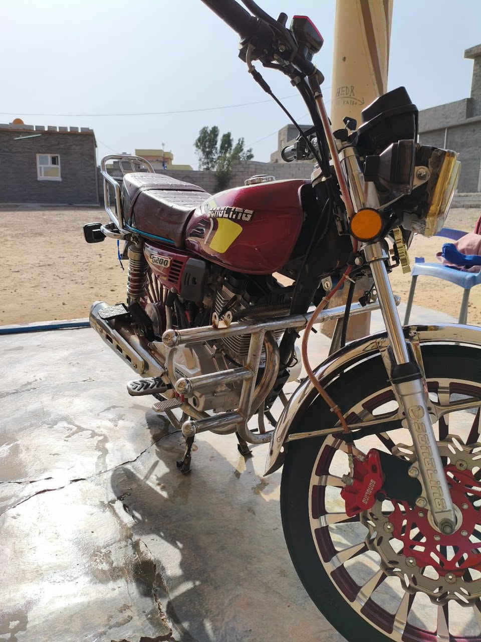 السلام عليكم
دراجه البيع  موديل 25 مكفوله كفاله عامه  5 كير  دراجه حلوه  دشبول شغال دراجه على كل عيب مكاني  حمرين ***********
