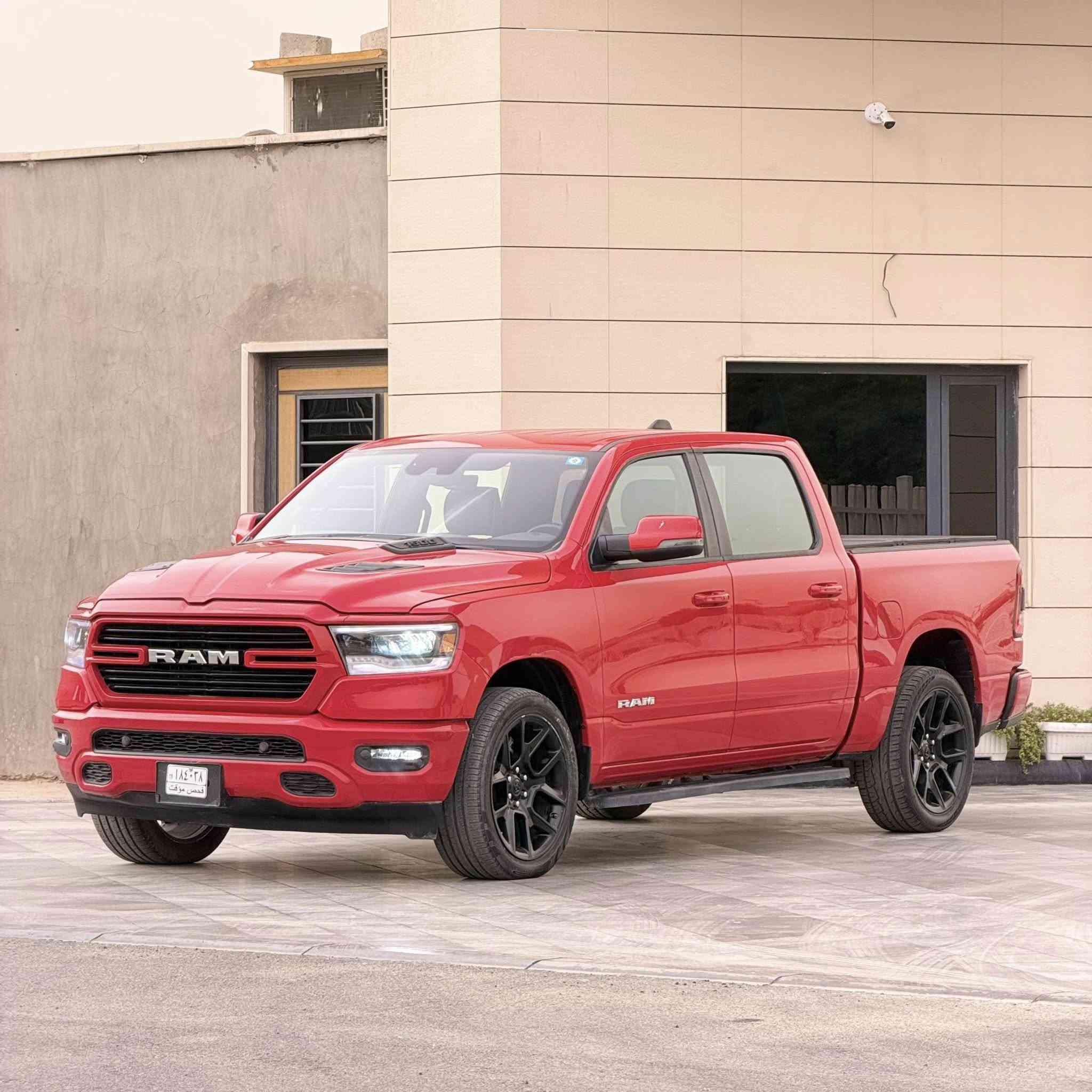 اعلان : بيع او مراوس حسب القناعة 
 دوج رام 2024 لارامي  وارد امريكي 
Dodge Ram White Laramie 2023 5.7 V8
حجم المكينه : 5.700 V8 

المسافة المقطوعه : 25 الف ميل

الضرر : جاملغ و بنيد 

#مواصفات
1.شاشه كبيرة
2.بصمة
3.تشغيل عن بعد
4.كامرة
5.ويل كب
6.كشنات جلد
7.هيترات بالكشنات
8.رادارات 360
9.كشنات كهرباء
10.لايتات لد + زنون
11.كشافات 
12.اشاير بالمري
13.اتو ستوب
14. حساسات خلفي امامي
وعليها دوسات و غلاف صندوك
وباقي المواصفات المعروفة

 مرقم بغداد تحويل ثاني باقي ع سلام الوحات 

#السعر : واتساب 
العنوان : السيدية 
التصال :***********
