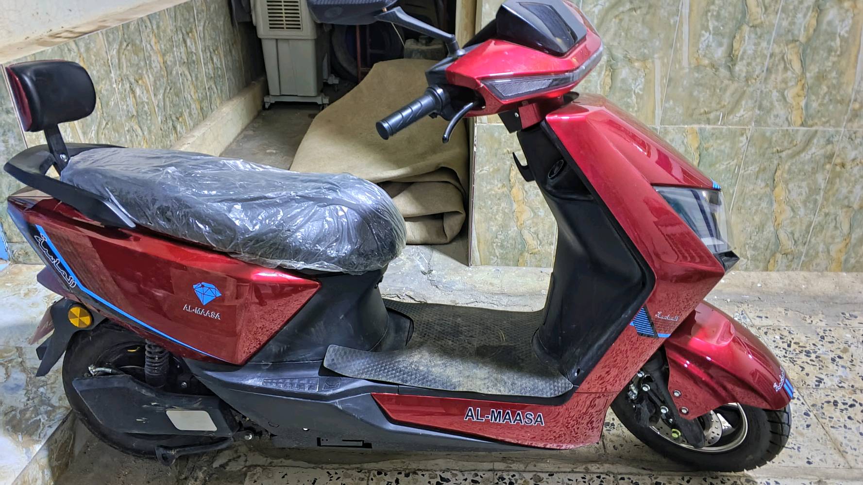 السلام على دراجة 🛵 ماسة شحن🔋 
موديل 2️⃣0️⃣2️⃣5️⃣ 
6️⃣بطاريات دبل 🔋
ملف 2️⃣0️⃣0️⃣0️⃣W نحاس حقيقي 100%
عقل مال شركة غير مبدل ✅
دراجة جديدة شركة ماشي فقط 8️⃣0️⃣0️⃣ 
بطاريات فول 🔥 عقل فول 🔥 ملف فول 🔥 كفرات وكشر 🔥 كهربائيات فول 🔥
مواصفات ومميزات الدراجة ⬇️ /
شاشة الكترونية 🔥 هورن 🔥 نظام رجوع الى الخلف 🔥 اشارة يمين 🔥 اشارة يسار 🔥 دبل اشارة 🔥 4 نمر 🔥 مثبت سرعه 🔥 عارض اعطال 🔥 الوان باللايت 🔥 لايت ناصي 🔥 لايت عالي 🔥 

الدراجة انظف من الصور دراجة جديدة لوك صار شهرين من اخذتها فقط مماشي بيها هواي فقط 800 يعني جديدة بمعنى الكلمة فقط طريقي بيها للدوام وارجع دراجة نشطة لابعد درجة تشلع الكاع شلع تكفيك شحن تقريبا 4 ايام تمشي بيها ماكو مشكلة قليل مشحونة ومحافظ عليها حيل دراجة اخذتها 8️⃣5️⃣0️⃣ من دعاء سنتر دراجة حيل حيل نظيفة وجديدة 


الموقع 🗺️⬇️ /
الانبار / الرمادي / ال 5️⃣ كيلو 

سبب البيع ⬇️ / 
محتاج فلوس لعملية قسطرة لوالدي لولا الظروف حدتني ما ابيعها 


السعر💵⬇️/ 
7️⃣0️⃣0️⃣ الف وبي مجال 

للاتصال 📞⬇/ 
***********️