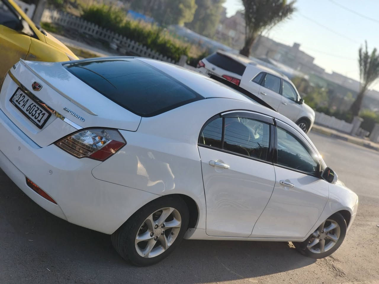 🛑سعر 70 وبيها مجال للشراي
📍جيلي ام كراند c7 
📍رقم نينوى مسطرة وكالة وتحويل 
📍سيارة  بيها قطعه وحده جاملغ الورا النفر 
📍محرك 1800 
📍كير اوتو 
📍تبريد تدفئة 
📍4 ويلكب الاصلي مالتها
📍سيارة ما ناقصها شي كامله مكلمه 
📍للتواصل خاص او الاتصال على الرقم 
📍***********
