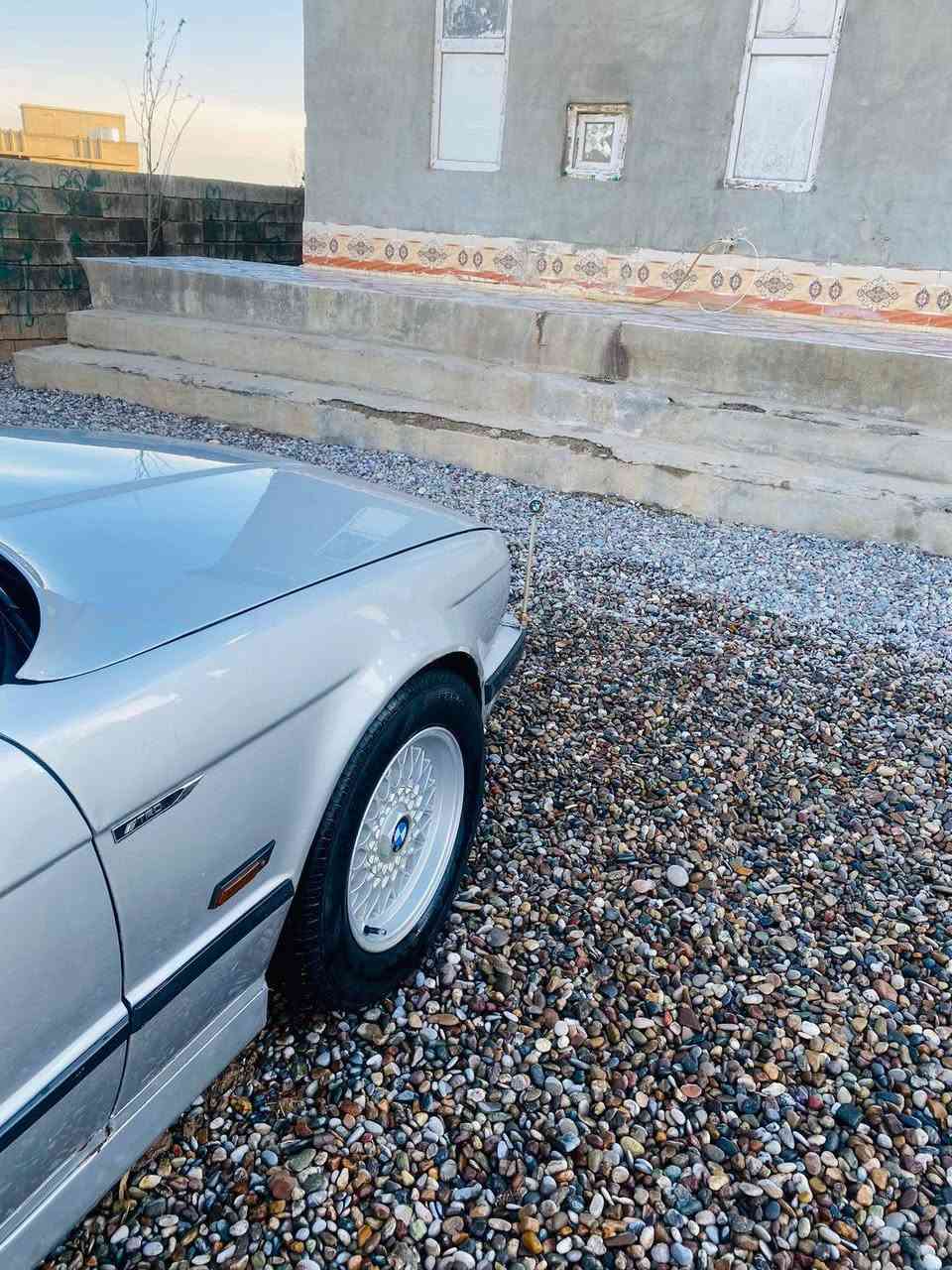 السلام عليكم BWM للبيع
رقم كركوك دولي تخويل ثاني يوم
گير محرك كبس شرط
تدفئه نار تبريد ثلج
صدر جديد تايرات طخم
كشنات جلد شاشه ايباد
غرفه جديده جوم اربعه اوتو
گير عادي موديل 1989 محدث 1993
سياره جديده ماتصرف عليها ربع 
كهربائيات كلها شرط لايت زنون
سياره محترمه ومال جناي وسعرها
مناسب حيل ((50)) وبيها مجال
يرهم مراوس حسب القناعه
رقم الهاتف ***********
