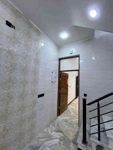 للبيع✅
40م.        10x4
تسليم مفتاح/📍مقابل الدار تشجير 
الطابق1️⃣استقبال-صاله-مطبخ حار-خدمات
الطابق2️⃣غرف نوم عدد(2)

الموقع📍الشعب-قرب لحوم ابو سجاد-خلف حسينية ام البنين ع
🔸السعر: 130 وقابل للتفاوض

مكتب الثقة للعقار🏛️
حي اور-شارع نادي النفط-مقابل مركز سناريا لطب الأسنان
***********📳
***********📳
