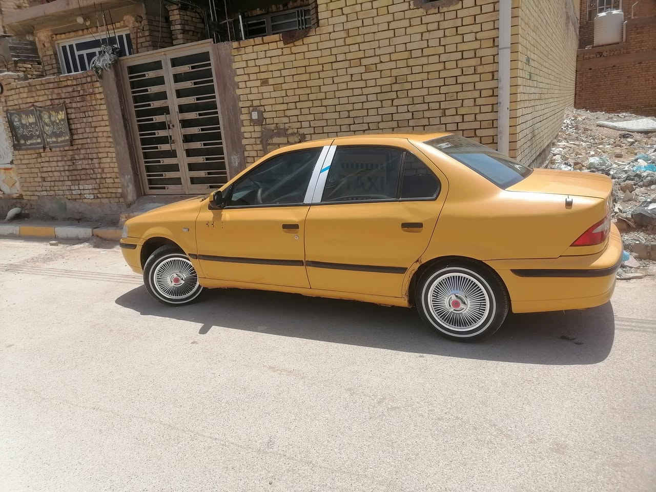 السلام عليكم سياره سمند مديل 2012سياره جاهزه من كلشي ربع ماتخسر عليه سنويه ورقم جديد حداديه امامي خلفي  توني مكملهن تخم تاير جديد تبريد وي السويج خير من الله للعلم مكينته محوره ياباني السعر 40وبيه مجال للشرايه للاستفسار الاتصال على الرقم ***********
