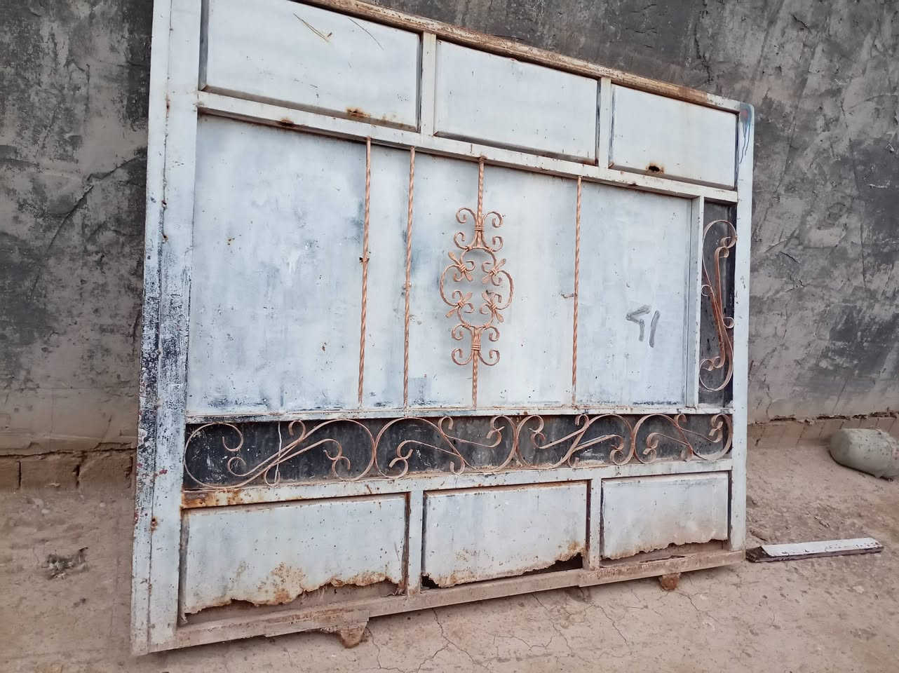 سلام عليكم عندي باب سلايت ومحجر مال دير وتانكيات 2
***********
