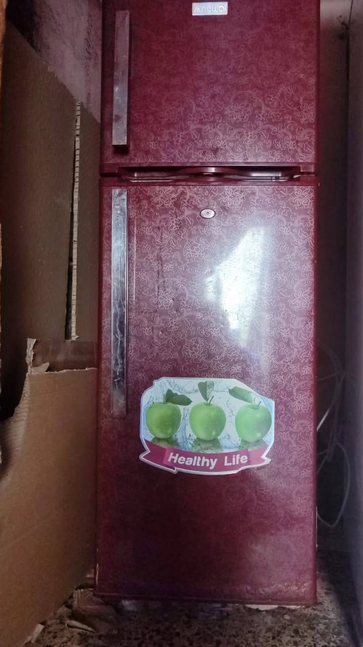 الثلاجات ع ميه وخمسين المبرده ع ميه وخمسين الكنتور ميه وخمسين والغساله وطباخ ع ميه***********
