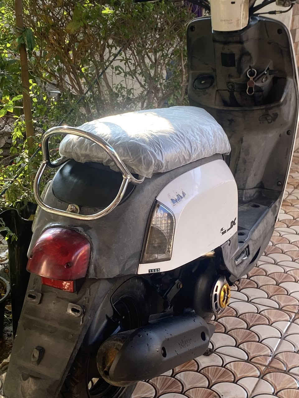 السلام عليكم 
ماكس بوليسي كابريتر كفر بلاد ختم واحد دواخل املح مكينه خرسه ما تسمع الها صوت بوشه 49 دراجه حلوه وبلاديه لايت زنون سعرها مناسب راسلني وتشلع عيوني مكاني حله محاويل حي 17 
رقمي ***********
