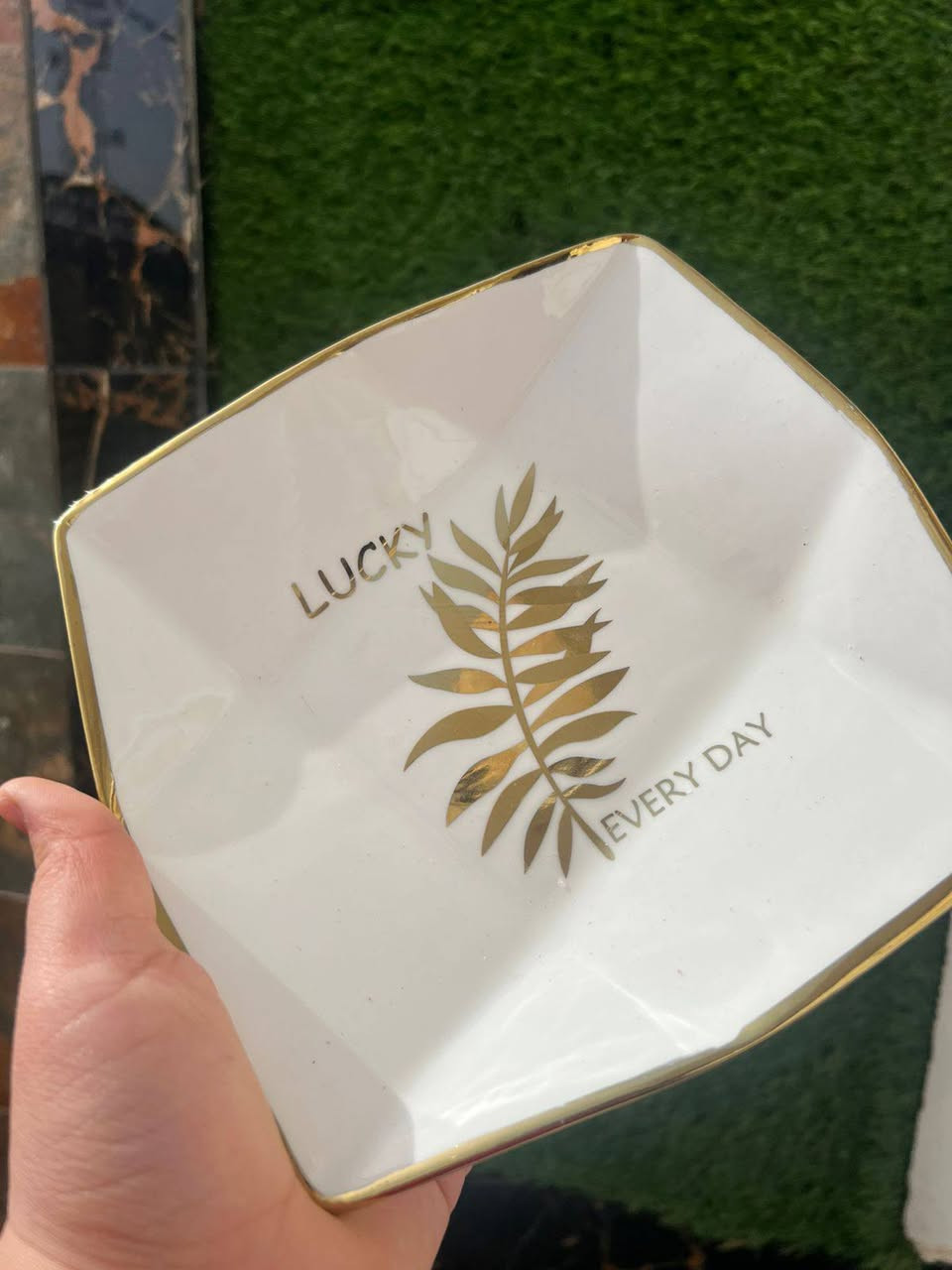 توفر المواعين المجسمه 
توجد خدمه توصيل جميع محافظات


**إذا كنت صاحب هذا الإعلان وتريد حذفه لأي سبب، رجاءا أرسل رسالة إلى الدعم الفني**