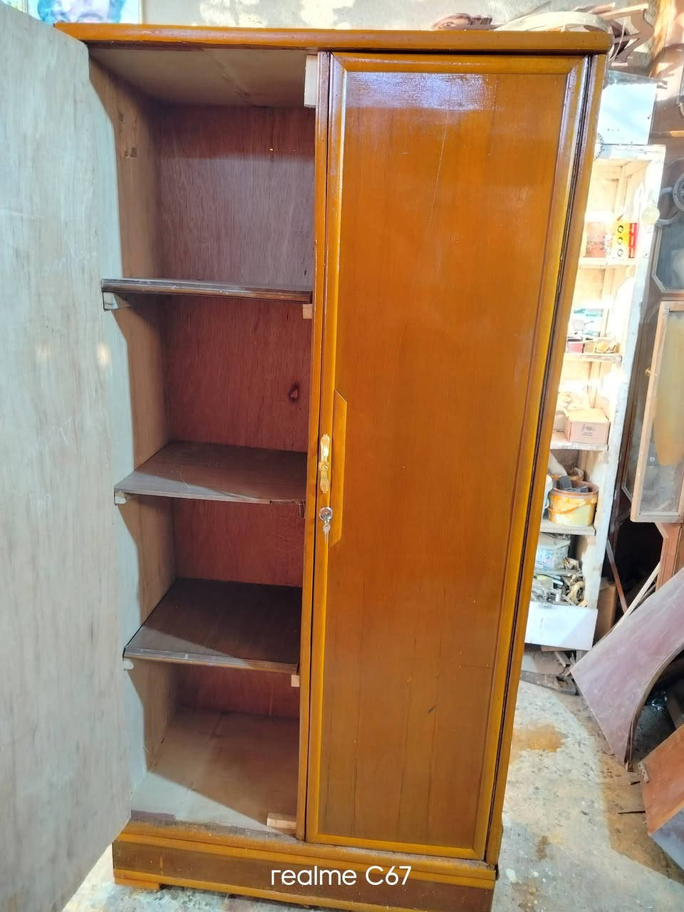 كنتور ابو بابين العرض 95سم والارتفاع متر و90سم ////السعر 75الف نهايته للتواصل العماره حي النداء ***********
