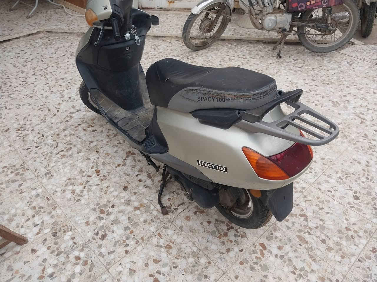 سلام عليكم 
دراجه سبيسي للبيع 
واسط قضاء الحي 
***********
