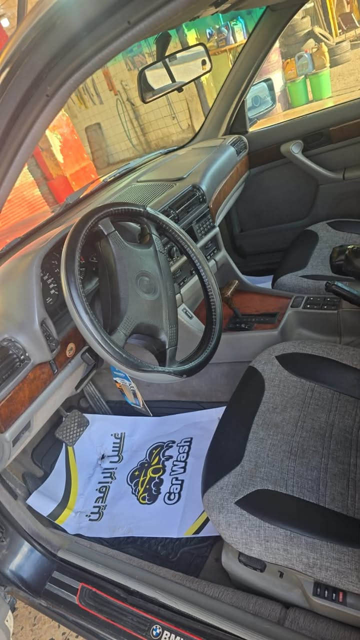 Bmw735
🛑موديل 1991
بدون ضرر 
فقط بيها تقحيل بالبوند والسقف 
🛑 سلايت 
🛑دبل ايرباك 
🛑 محرك فل 
🛑 كير محرك شرط 
🛑تبريد شغال
 
🛑السيارة بأسم صاحبها الشرعي شرط التحويل 

للأستفسار على الرقم :_
***********
