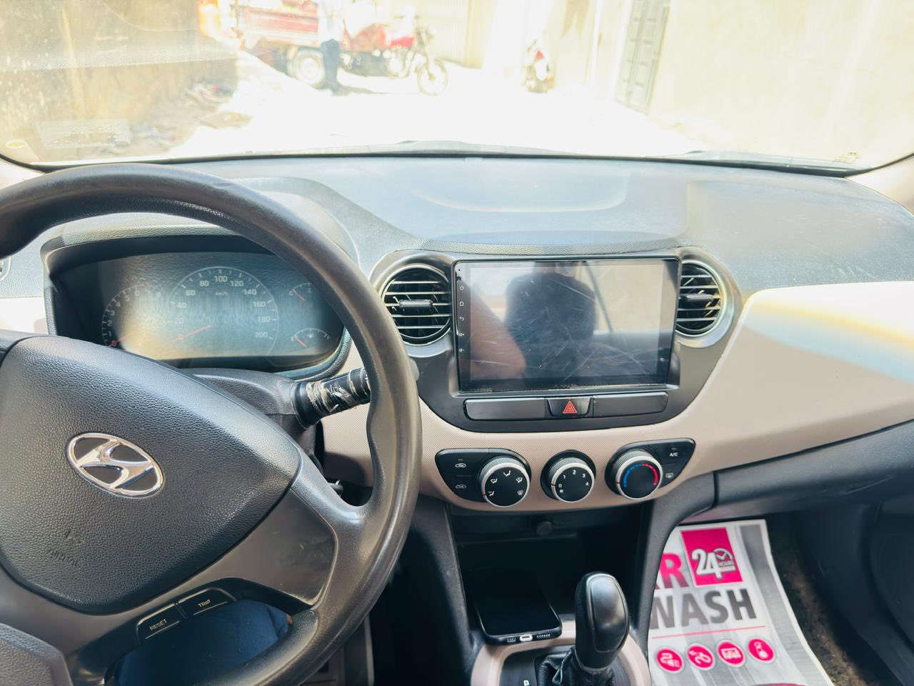 هونداي i10 موديل 16 خليجي 
بيها باب صبغ اثر طخة وتكحيلة جاملغ رقمها نجف بسمي مشروع وطني سعر 80 وبيها مجال *********** مكانة بلحلة مركز المدينة مكلف بنشر
